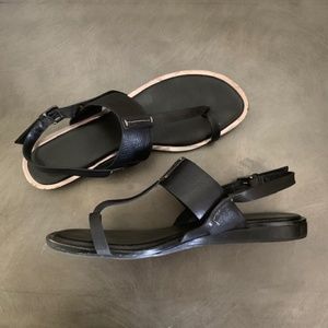 Women's flat sandals